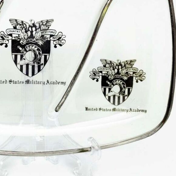 Vintage West Point Glass Dish Patriotic US Military Decor Go Army Souvenir MCM - Picture 2 of 3